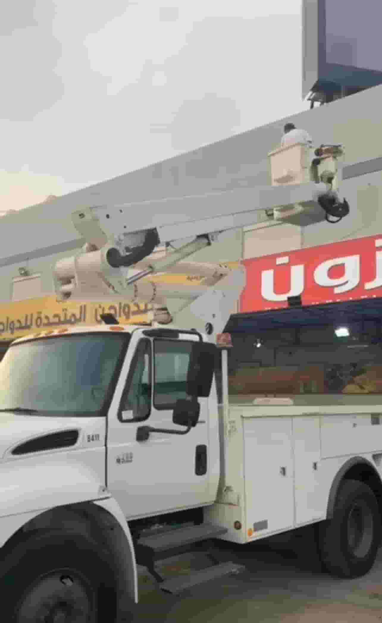 Electrical installation truck