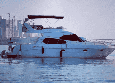 Two floors yacht for rent