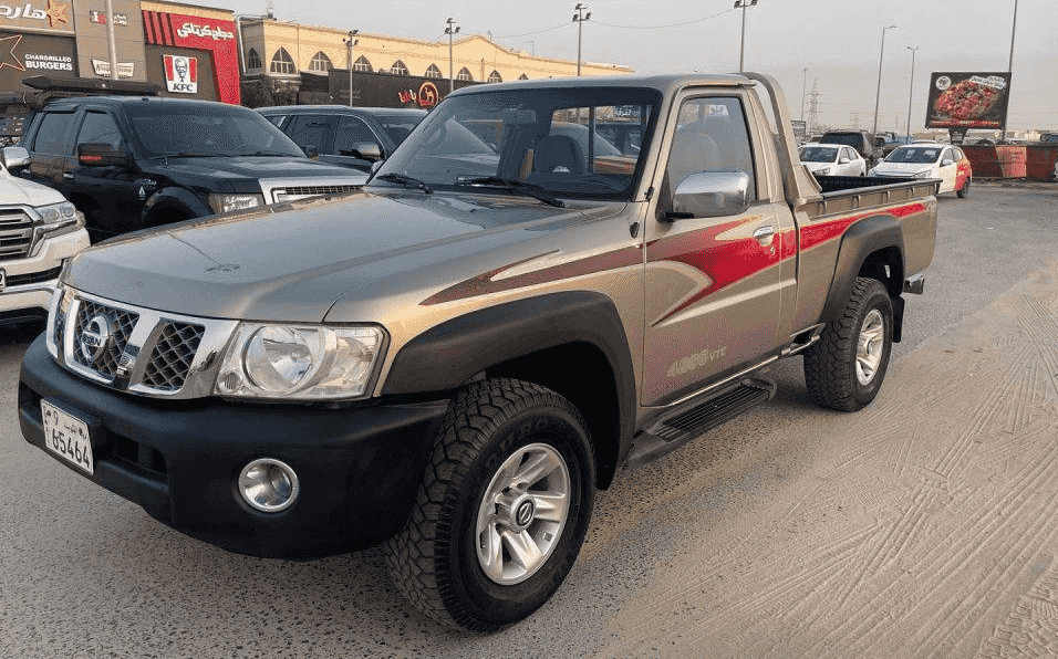 للبيع نيسان وانيت موديل ٢٠١٤ 