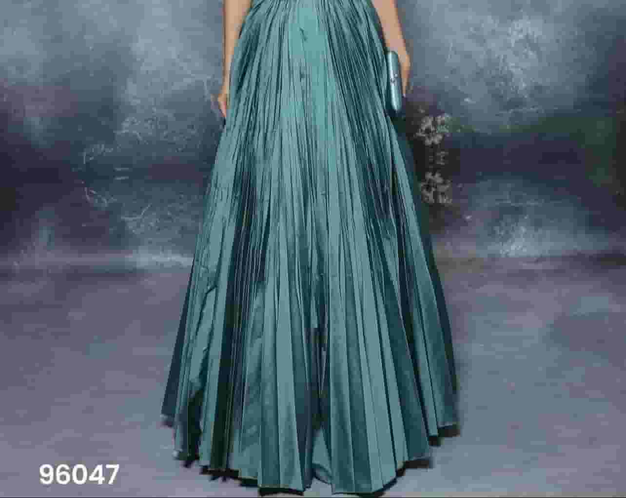 One-piece evening dress from Aura