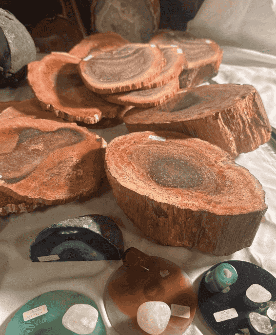 pieces of natural stones 
