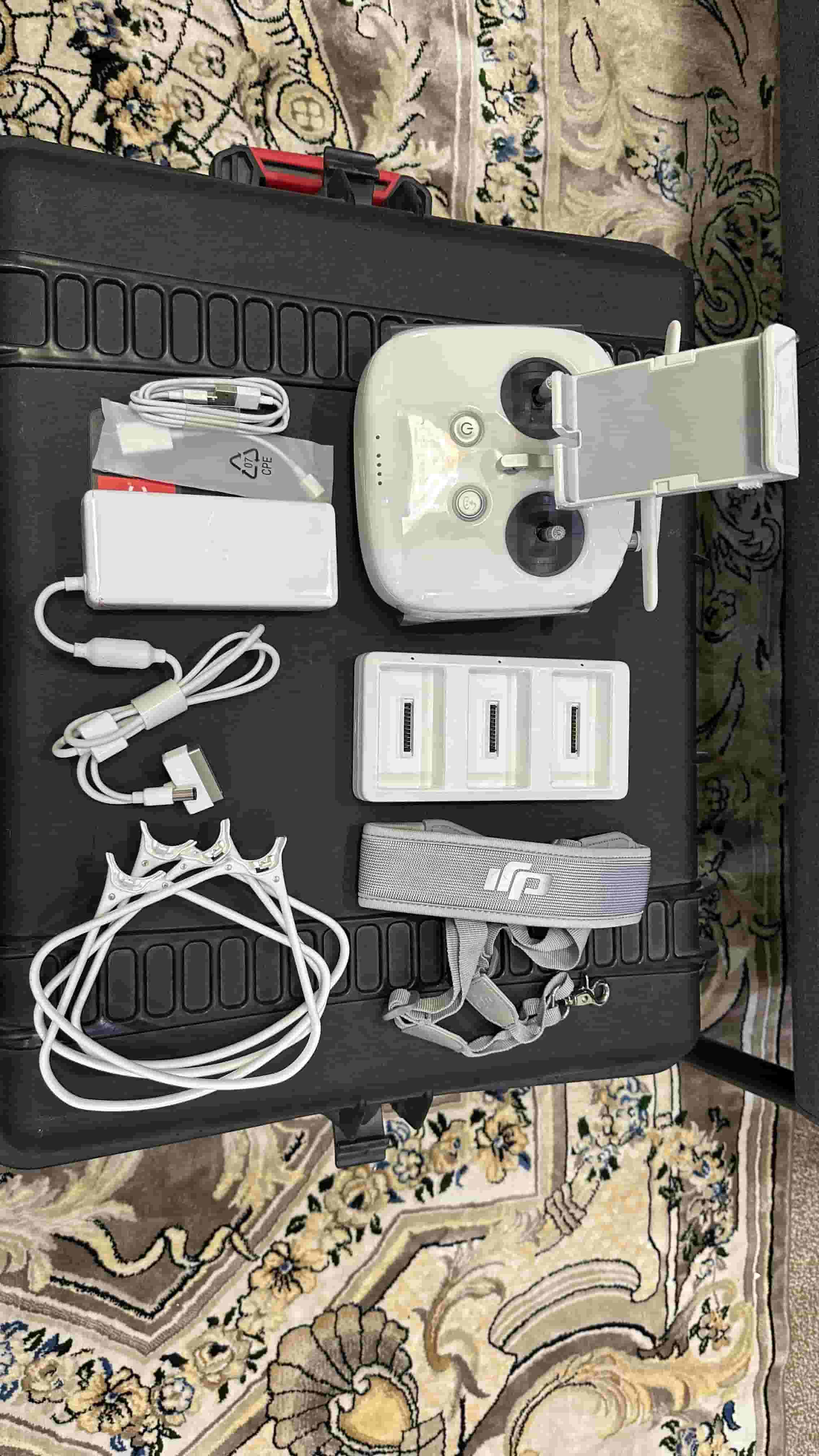 For sale accessories and a kit for the Phantom 4 Pro