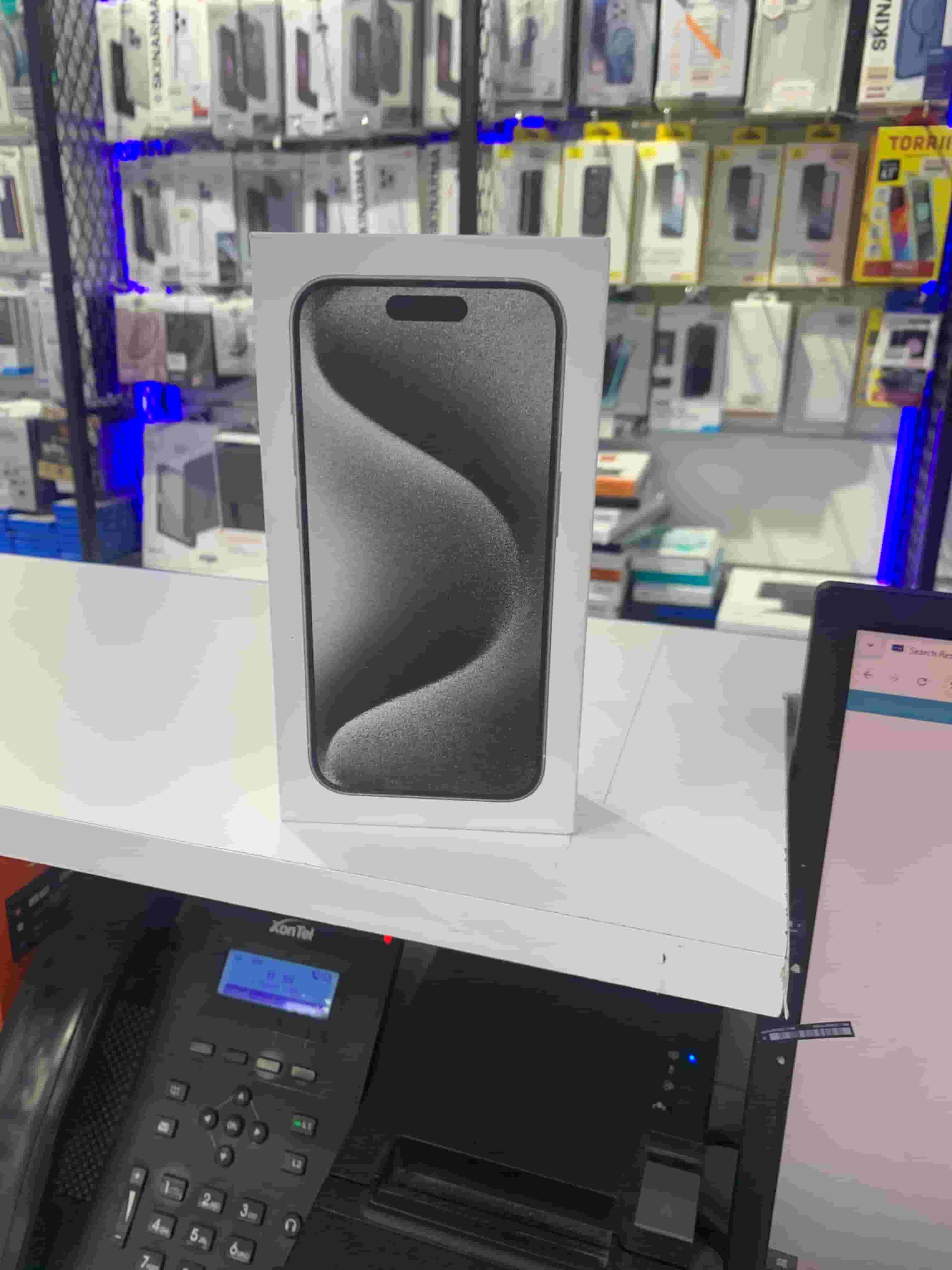 Iphone 15 pro 256b White titanium