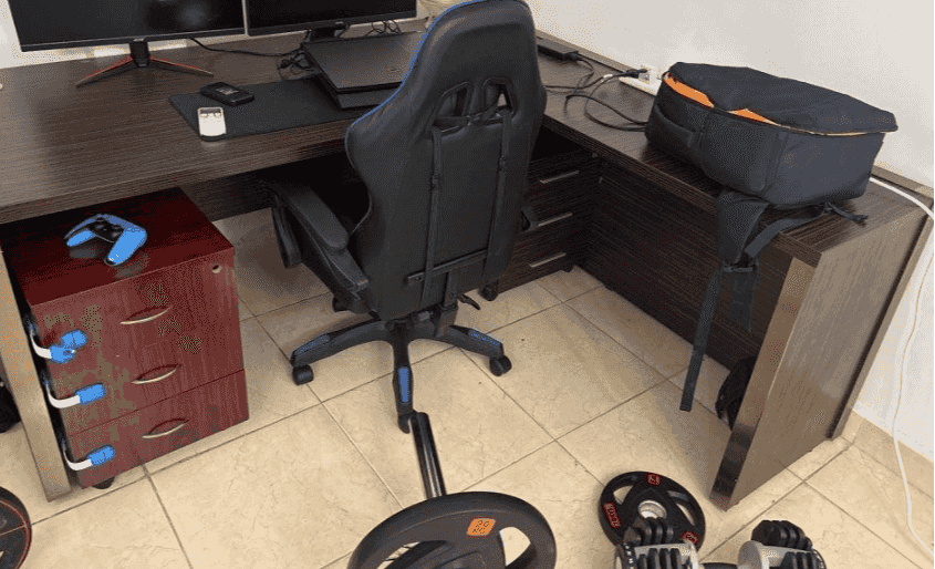For sale a luxurious detailed office
