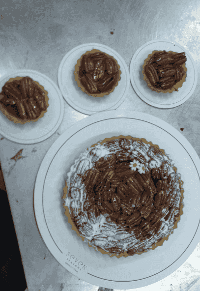Chocolate cake chef I'm looking for a night shift