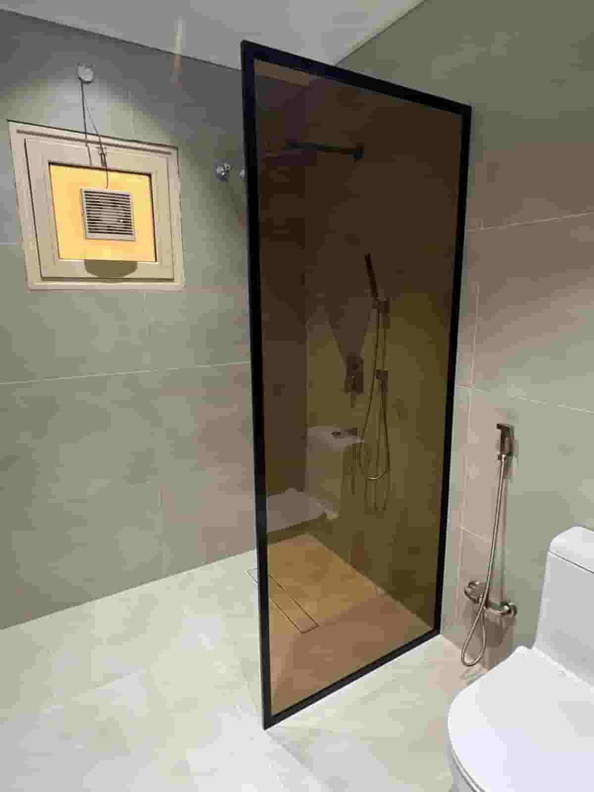 Installing all types of glass, mirrors and aluminum