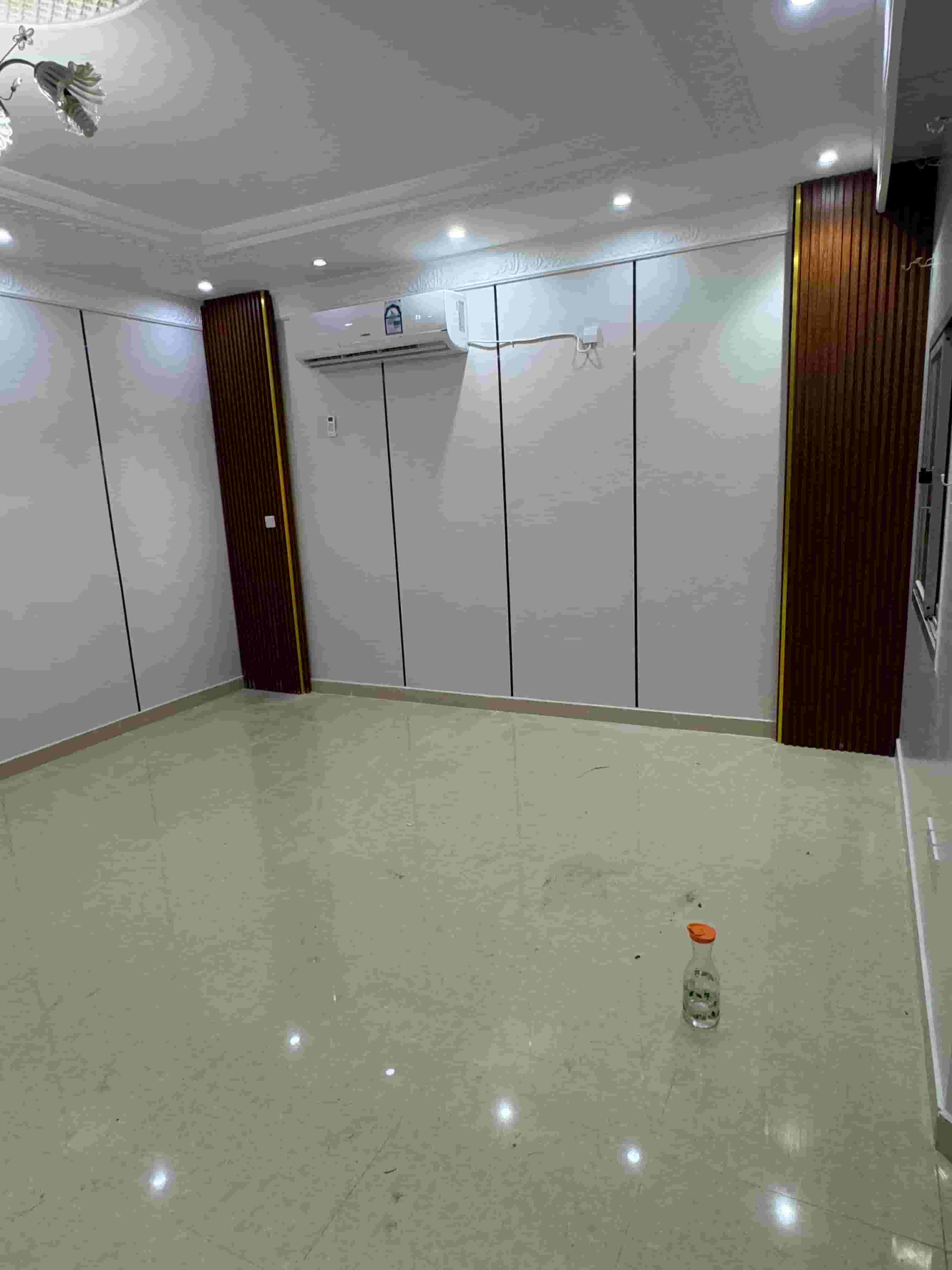 Installing all types of decorations