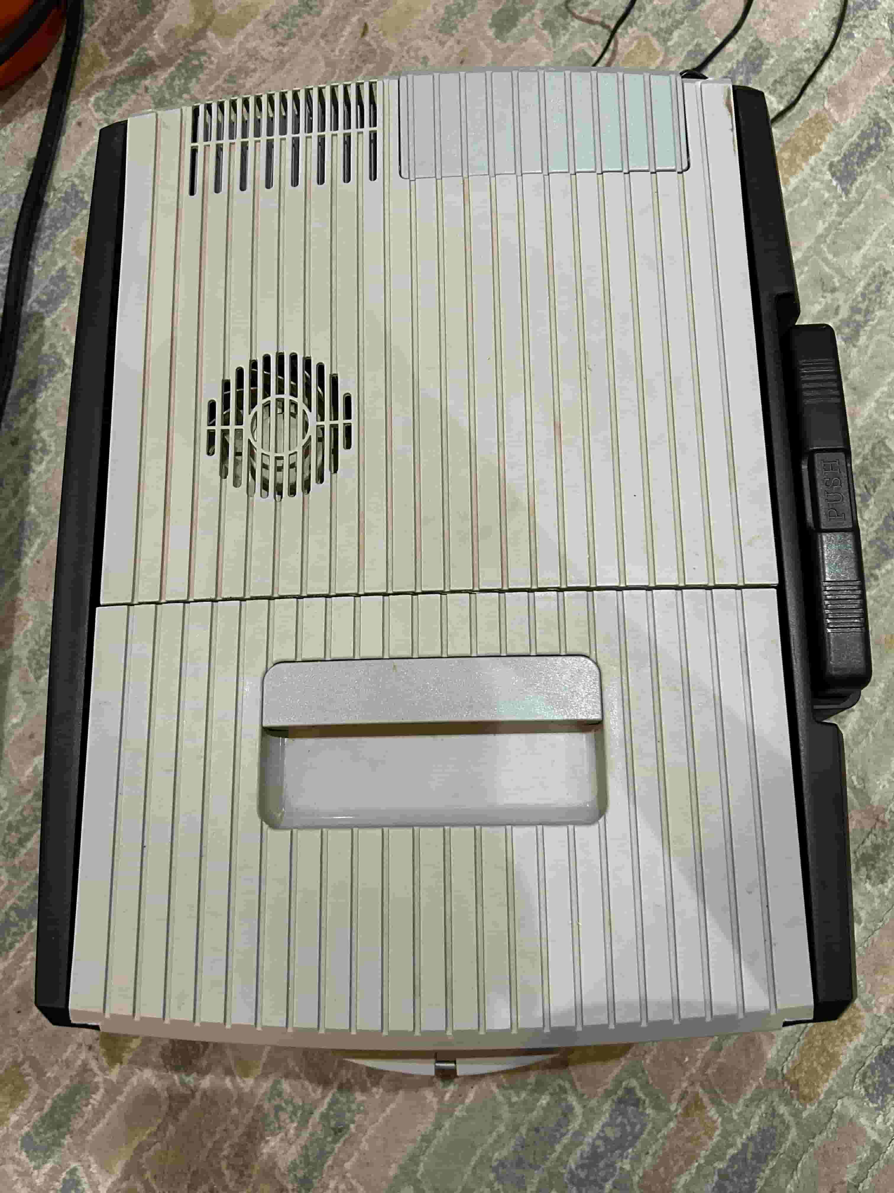 Travel refrigerator