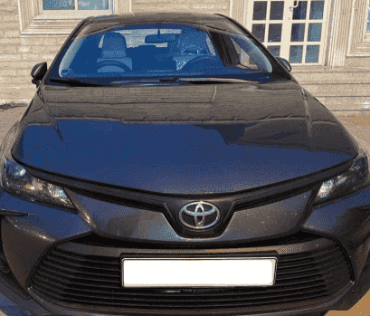 The trainer Umm Ahmed to teach driving 