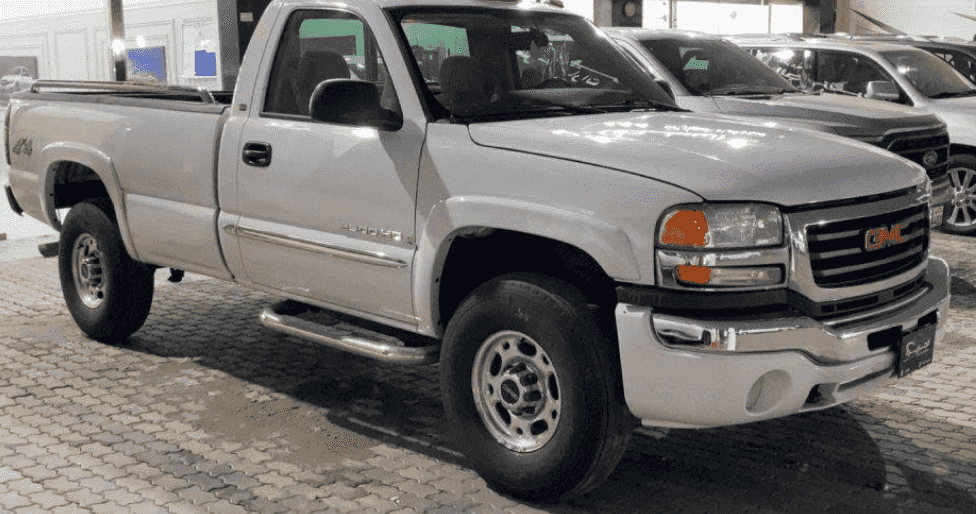 للبيع  وانيت GMC سييرا موديل 2004