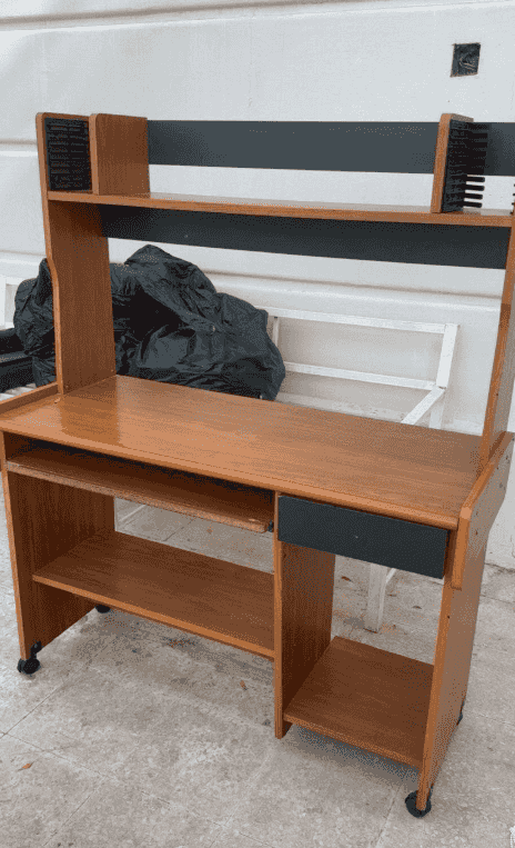  For sale wooden computer table