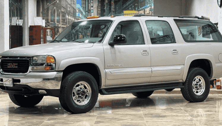 GMC Suburban model 2006