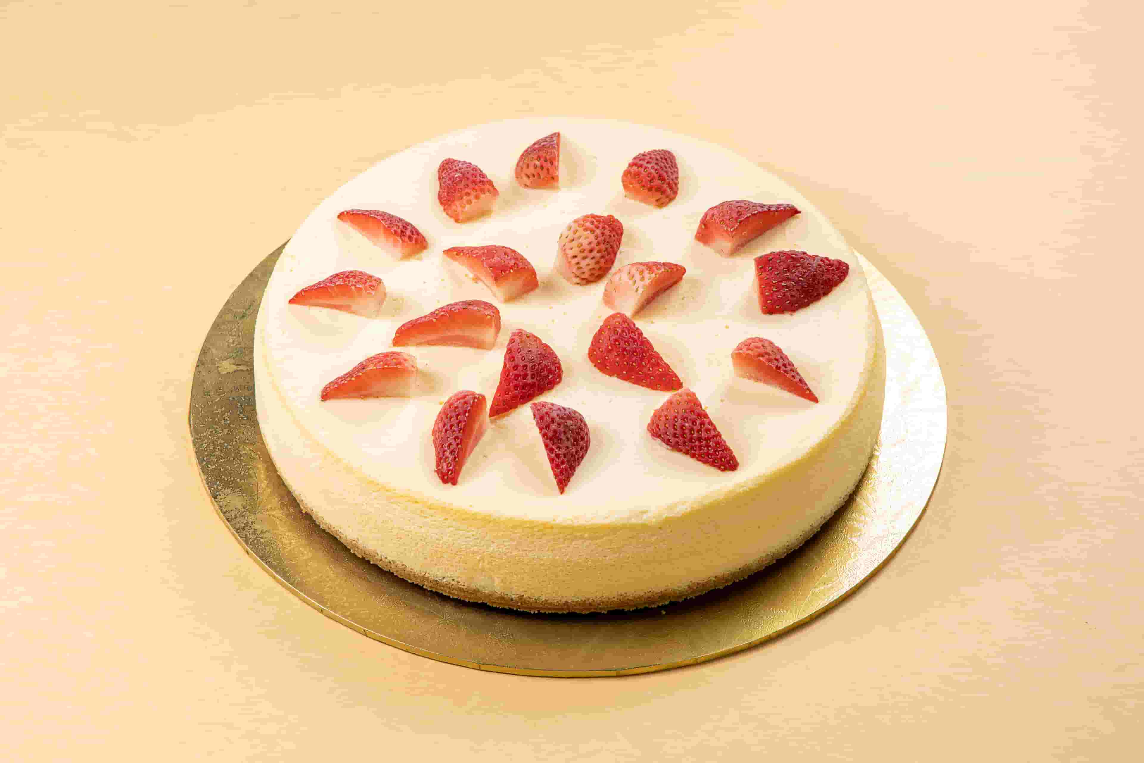 Strawberry cheesecake and fresh tiramisu