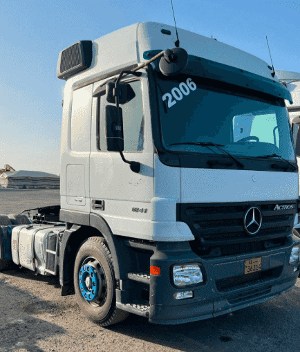 Actros truck head 