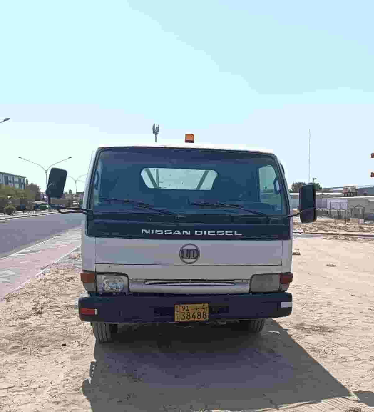 سطحه نيسان للبيع موديل 2002