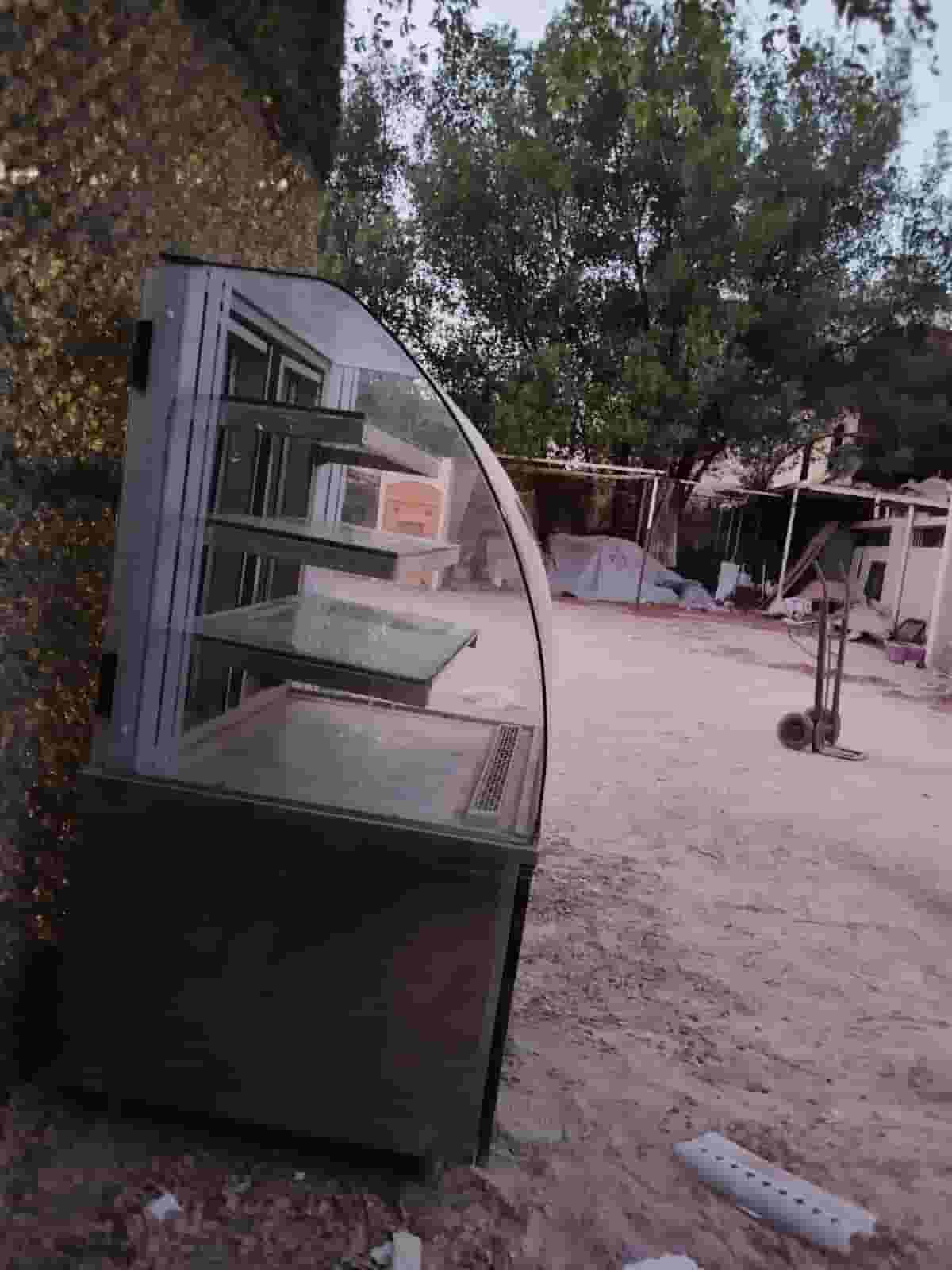 ثلاجة عرض لمحلات
