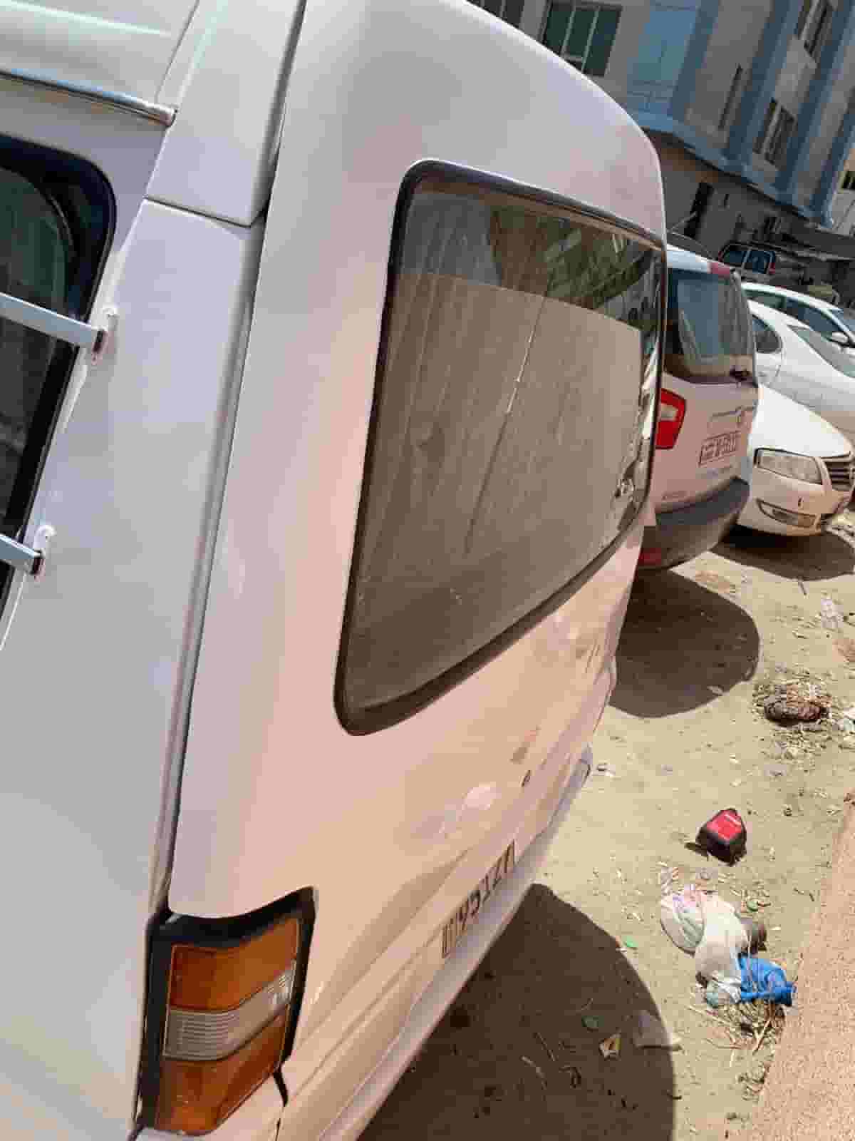 Mitsubishi van 2008
