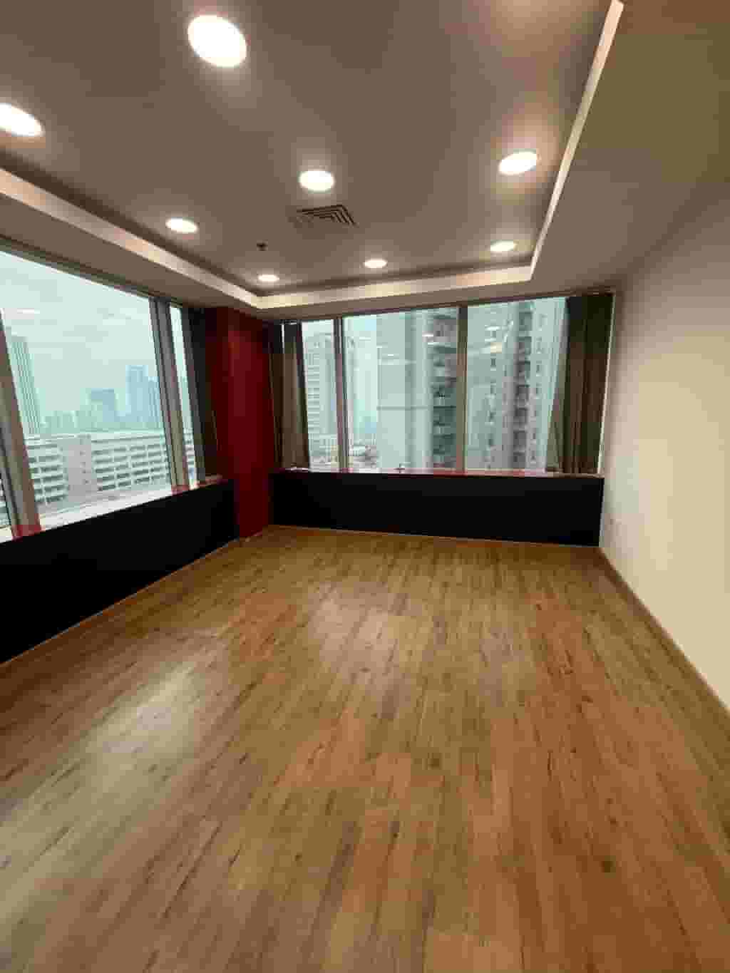 للايجار مكتب فى الشرق