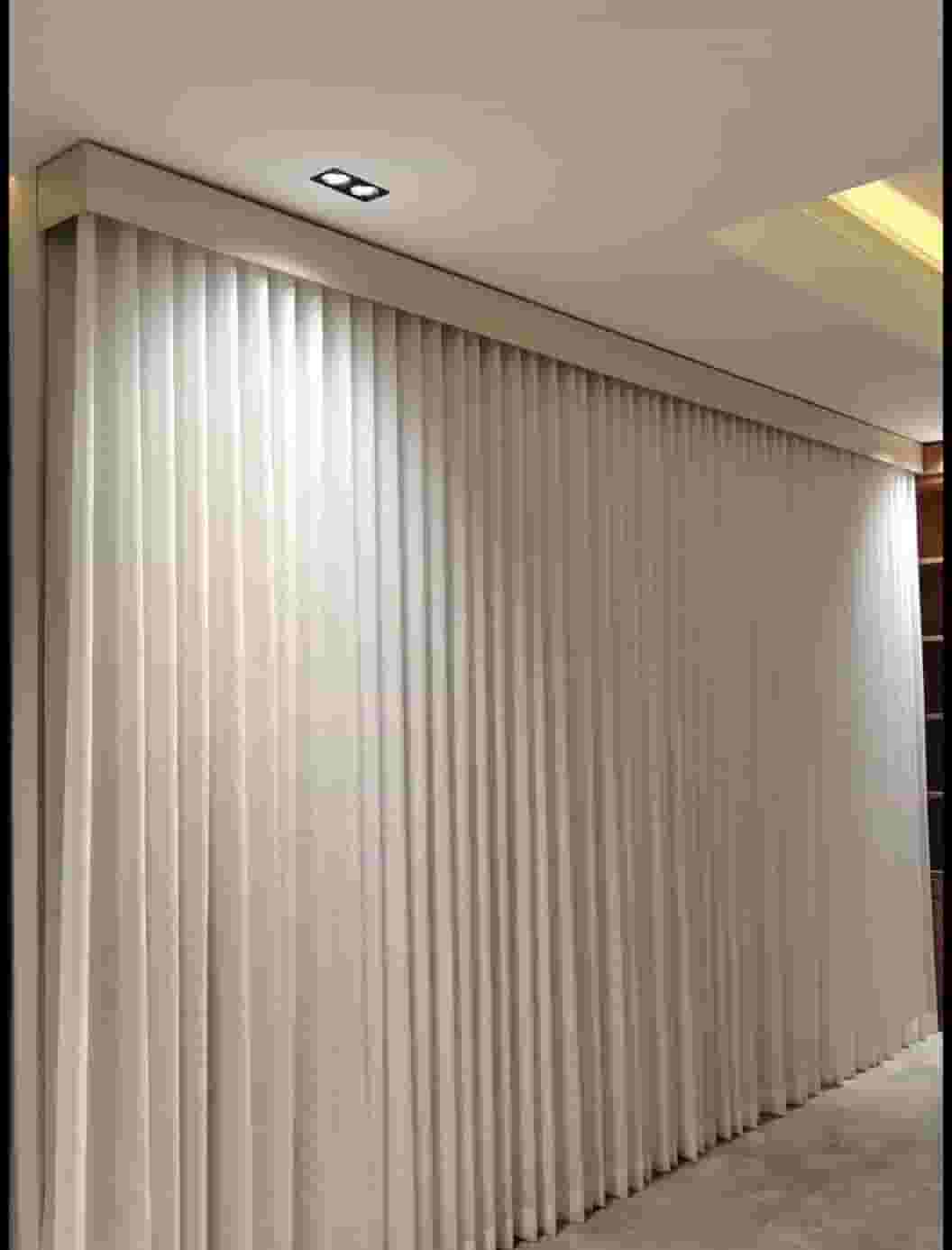 Separation and installation of all types of modern and roller hotel curtains