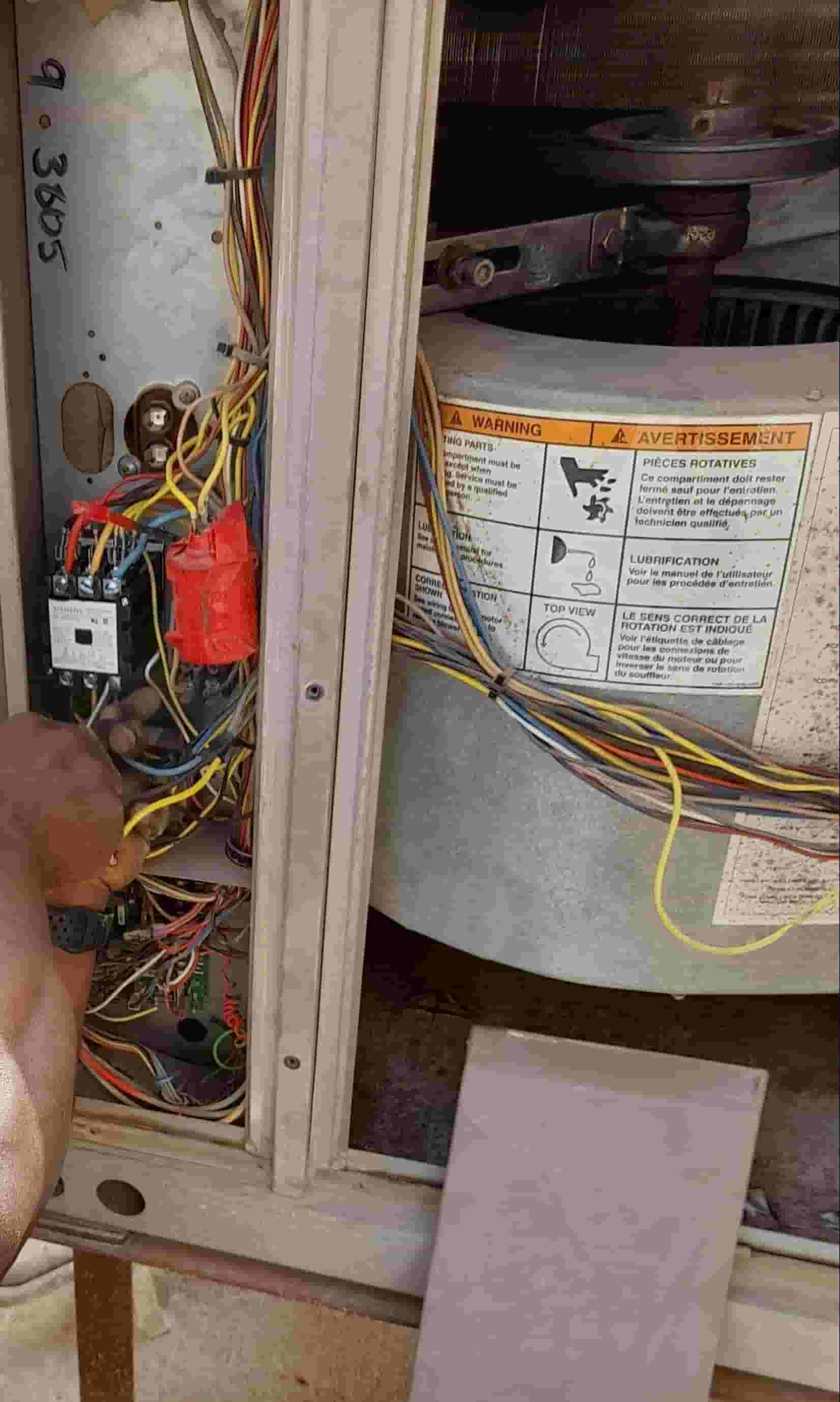 Engineers specialized in all maintenance of central air conditioning and units 