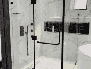A technician specialized in all glass and mirror works