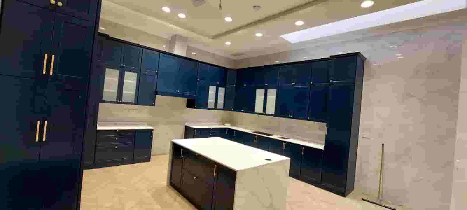 Aluminum kitchen maintenance technician