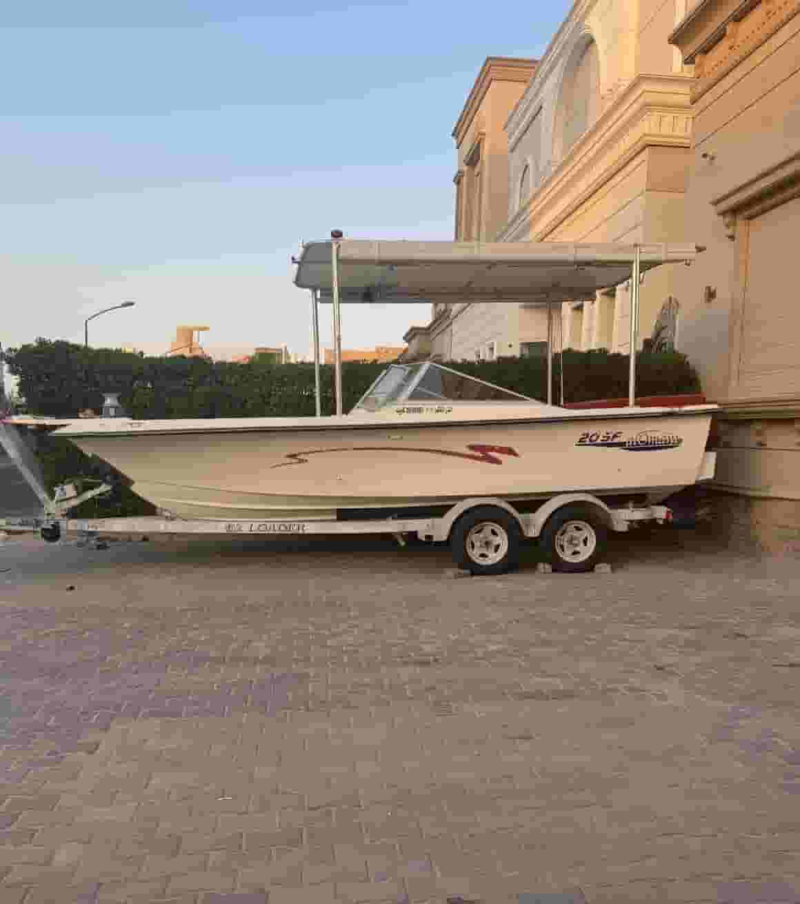 20-foot Omani cruiser