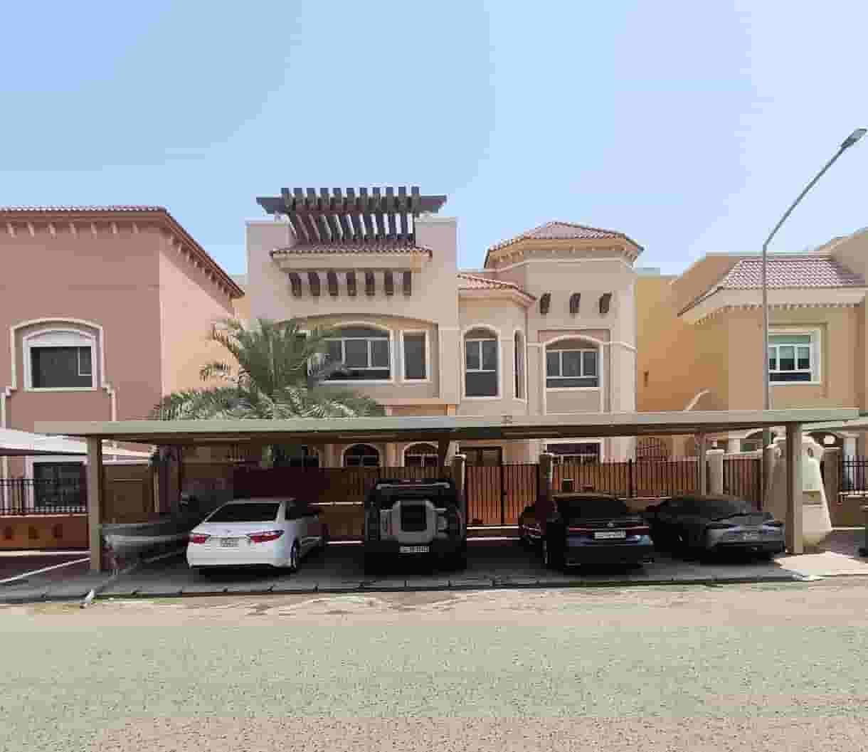 Villa for sale in West Mishref (Mubarak Al-Abdullah)