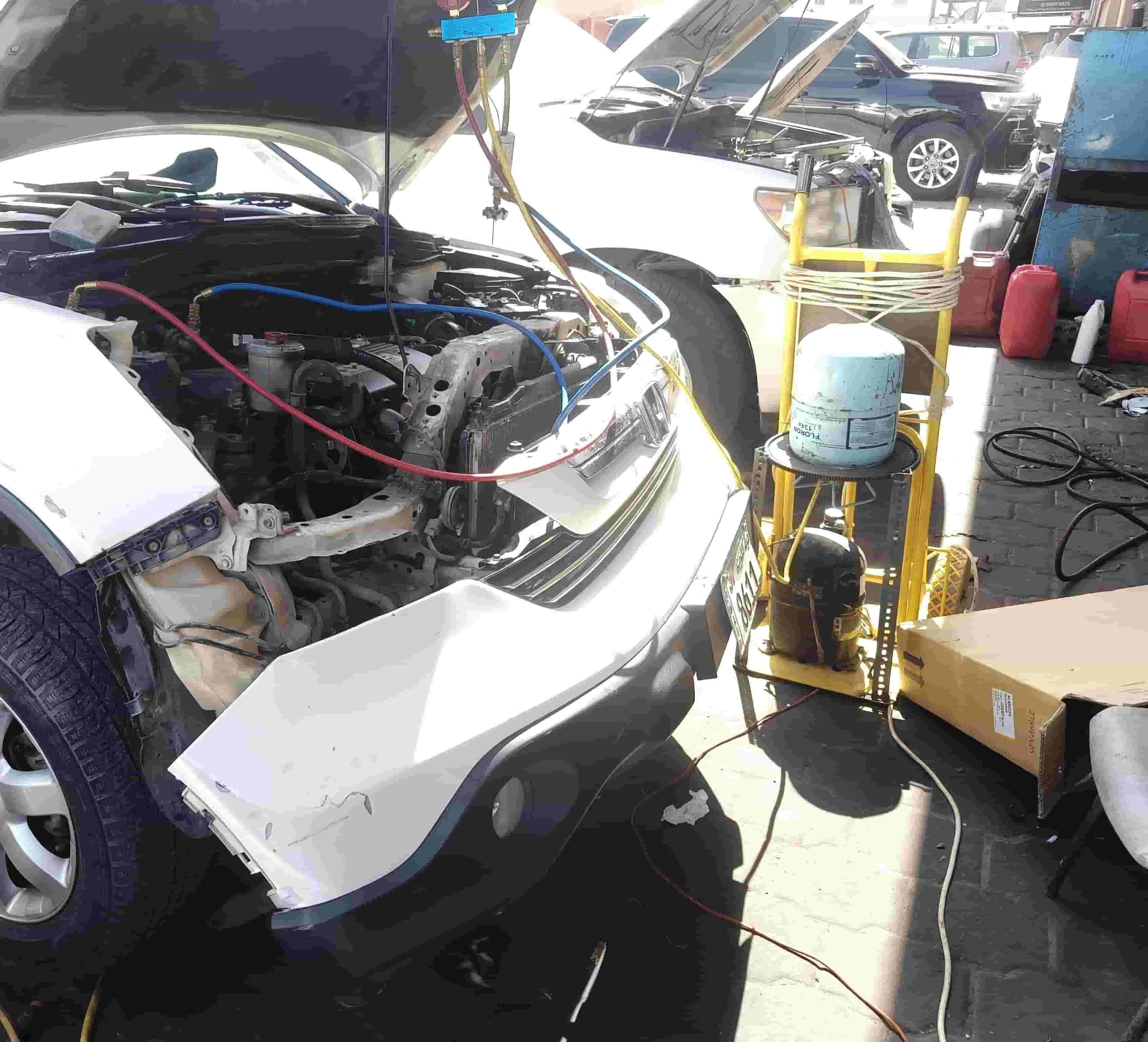  Car electrician