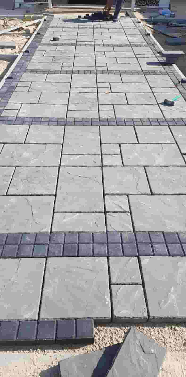 Interlocking tile contractor 