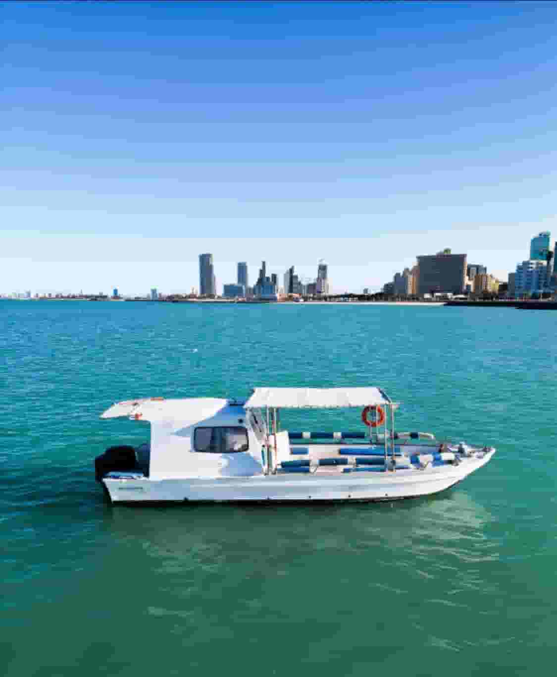 Make your vacation memorable with a luxury yacht and cruiser rental