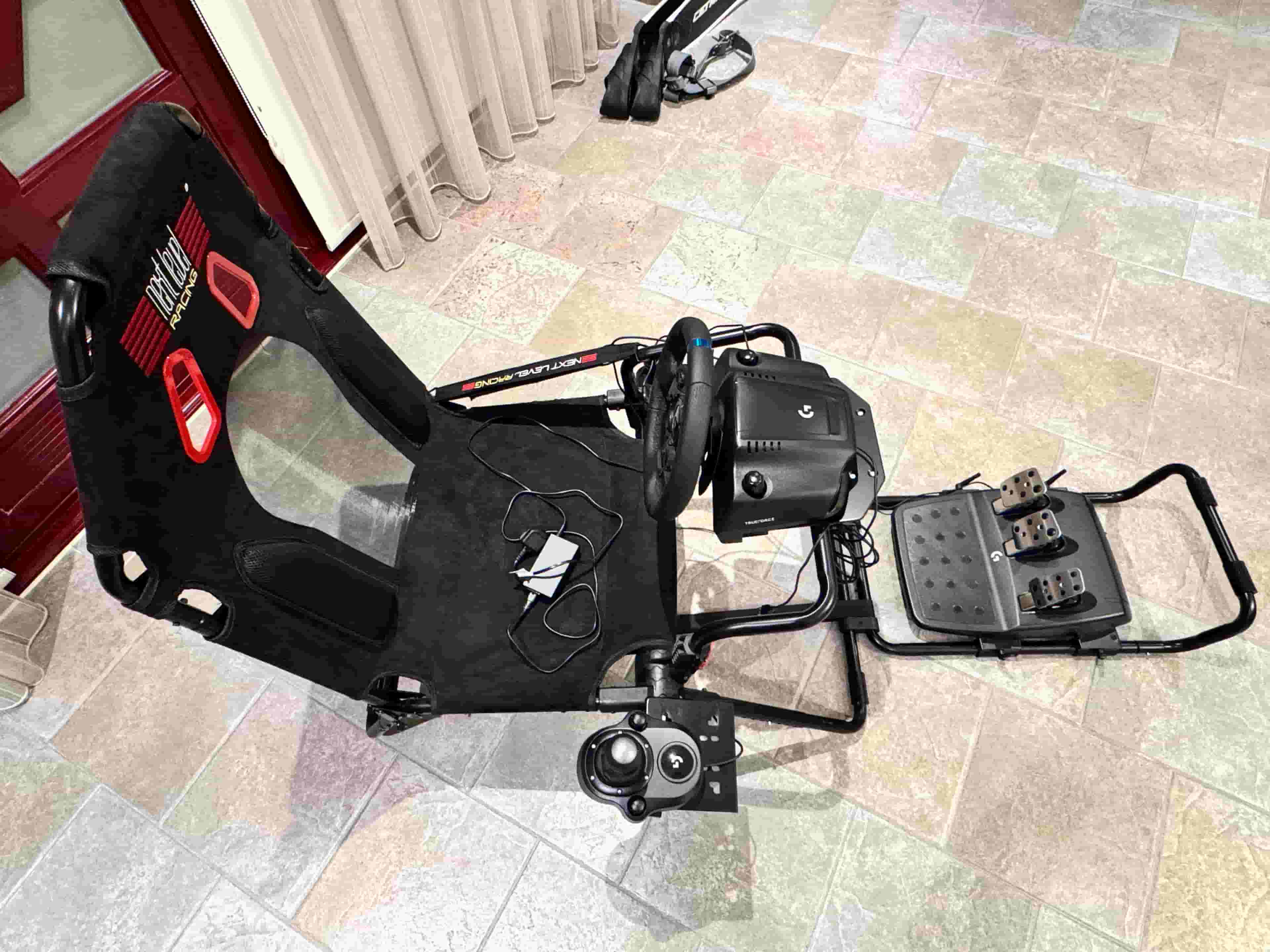 ‏تخفيضات race seat, steering wheel, shifter and pedals