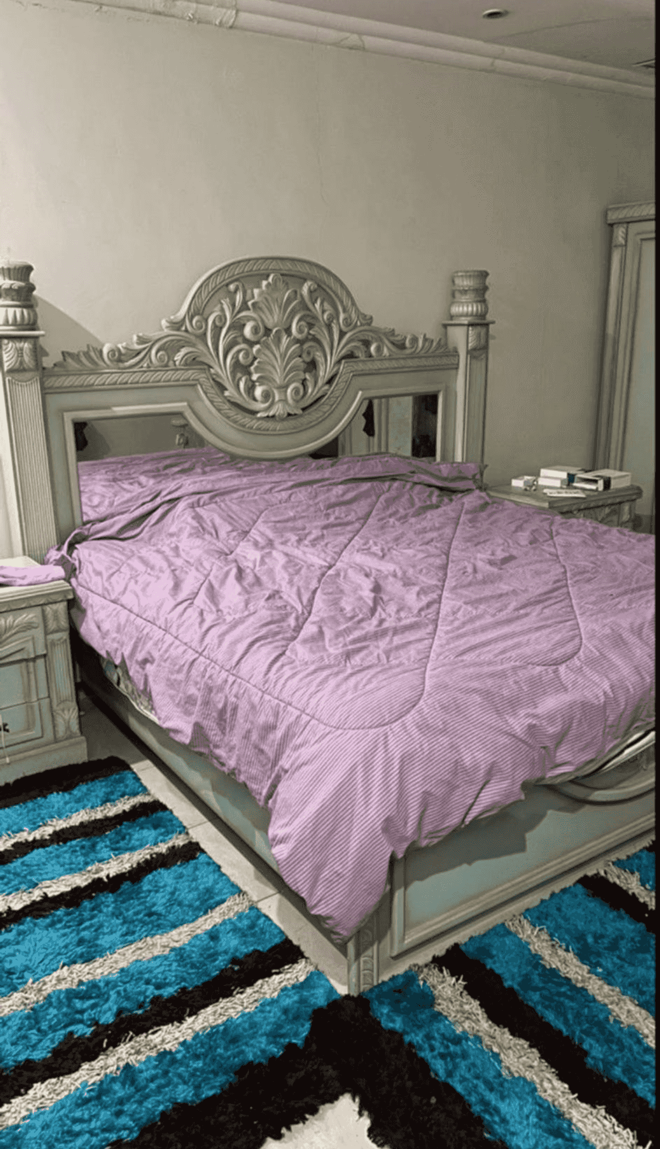 Royal heavy wood room for sale