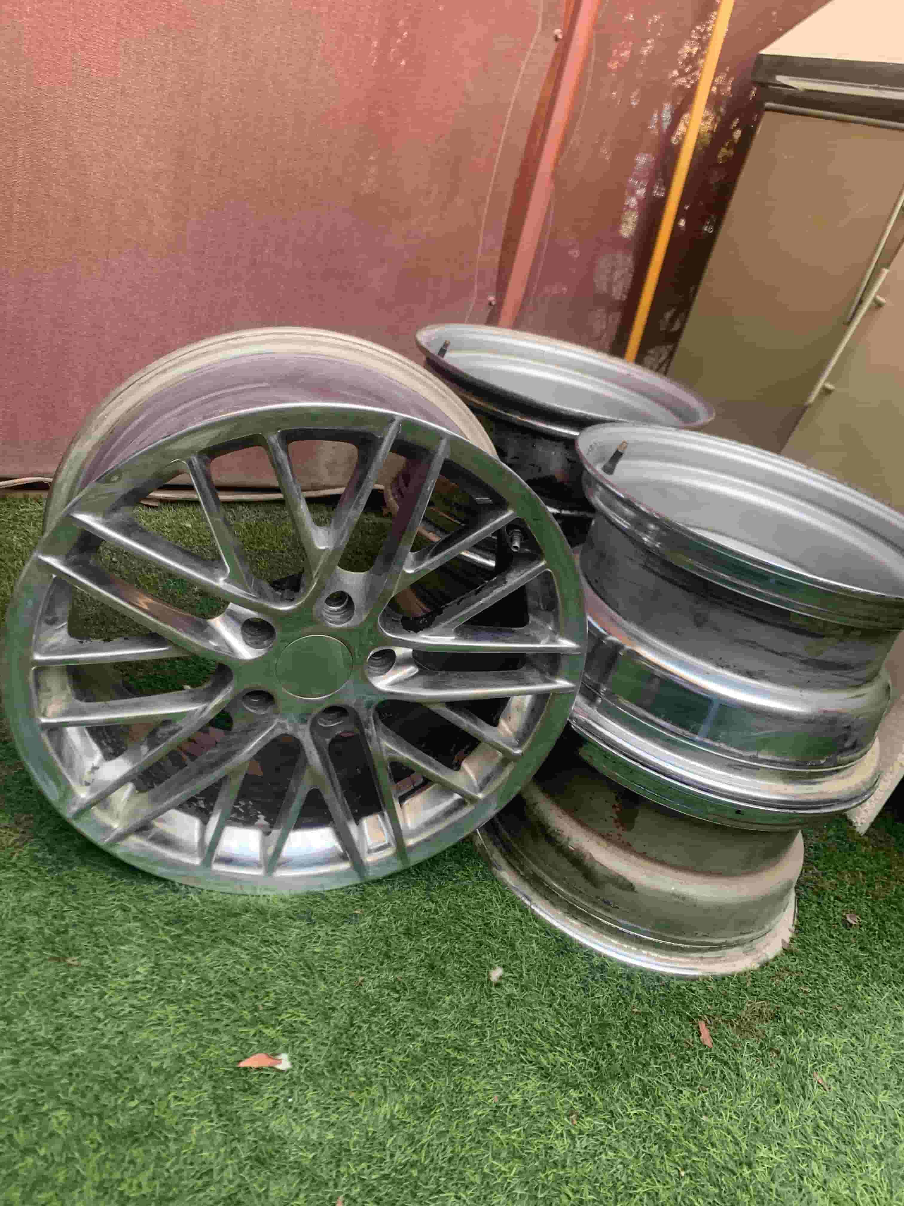 للبيع ٤ رنقات شكل واحد