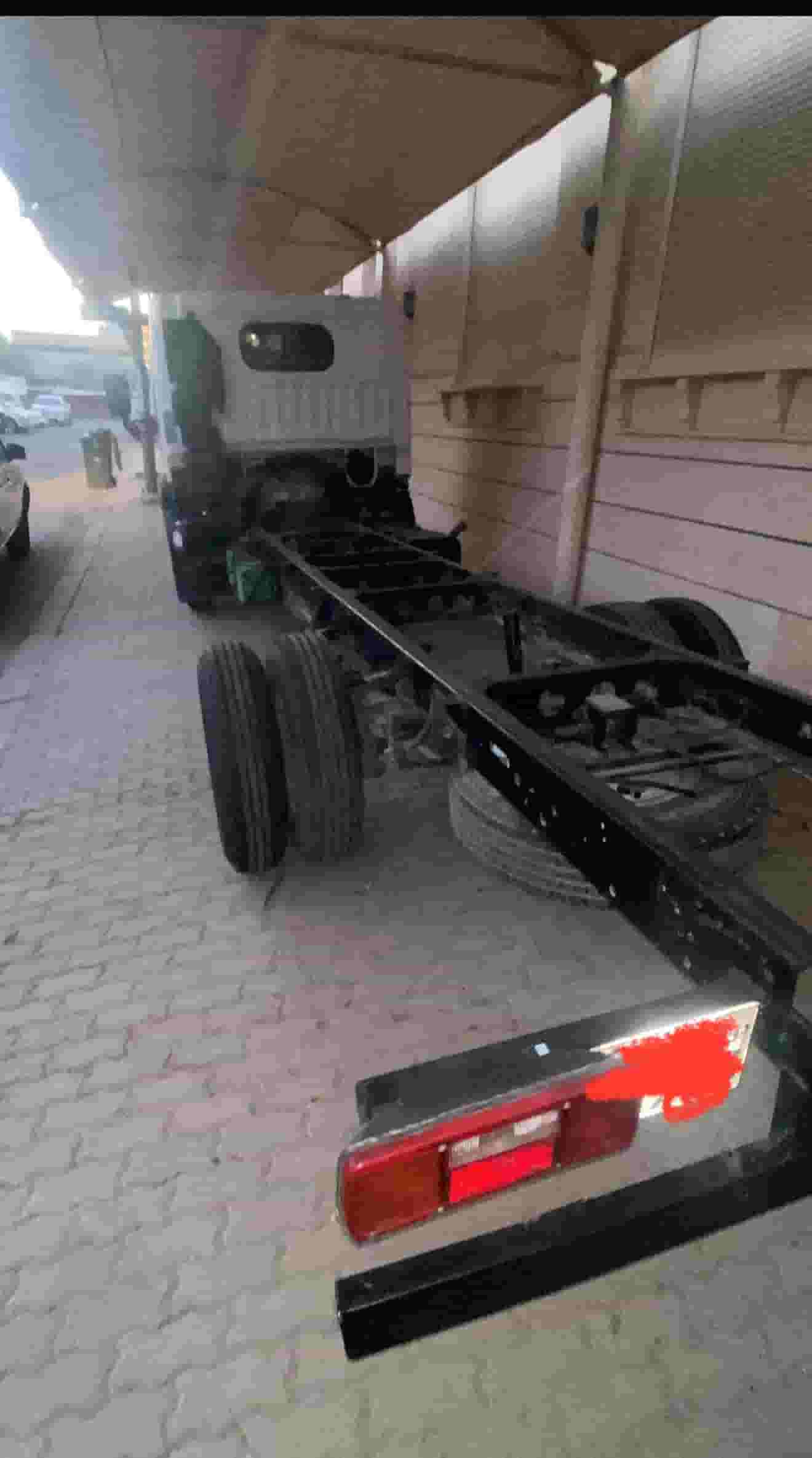 للبيع نصف شاصي شاحنه اشووك ليلاند 2020