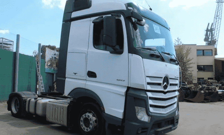 شاحنة مرسيدس بنز 1843 ‎4×2LL موديل 2015