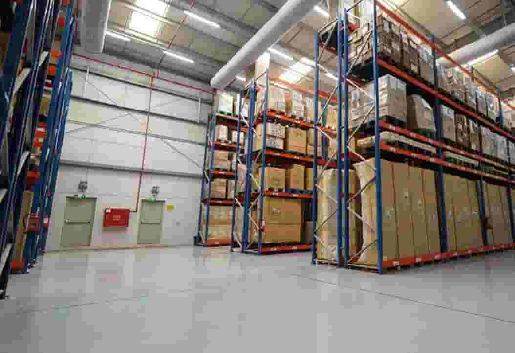 للايجار مخازن غذائيه في الشويخ