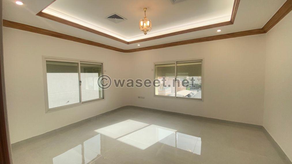 Floor for rent in Al Rawda, Block 1  5