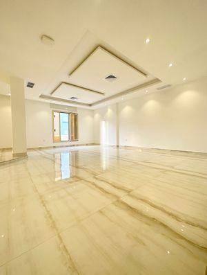 First floor for rent in Abu Fatira