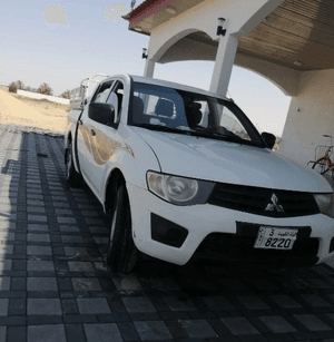 Mitsubishi pickup 2014 for sale