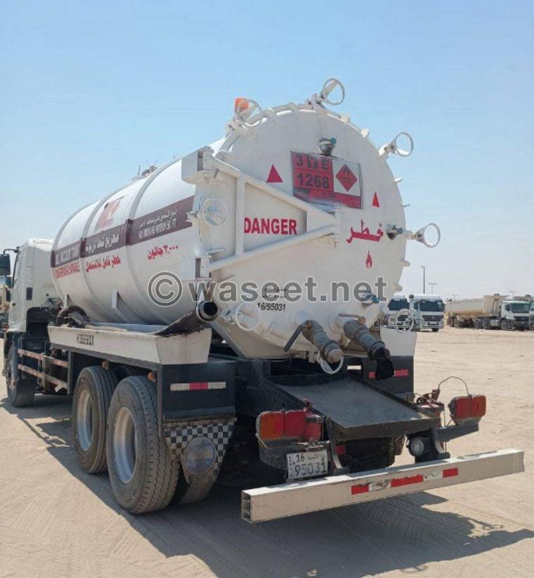 Vacuum oil Hino 500 model 2018 2