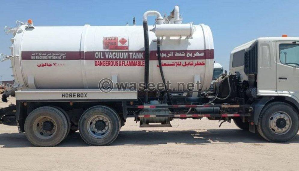 Vacuum oil Hino 500 model 2018 4