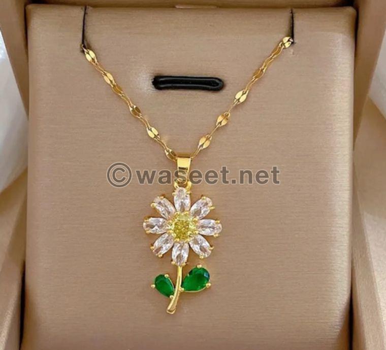 Excellent gold necklaces 1