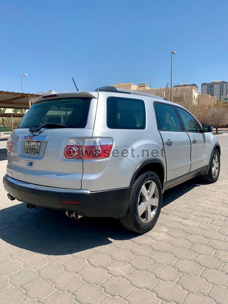 GMC Acadia model 2012 1