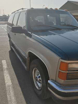 GMC Suburban model 1998 for sale