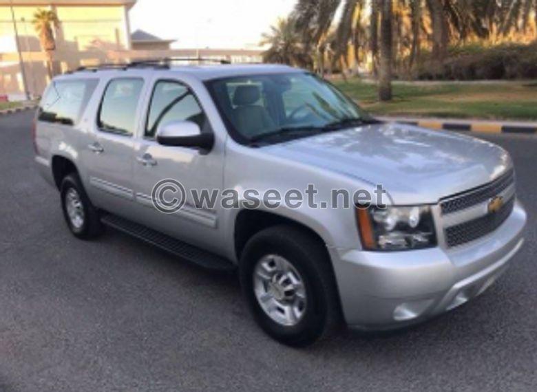 For sale Chevrolet Suburban model 2010 4