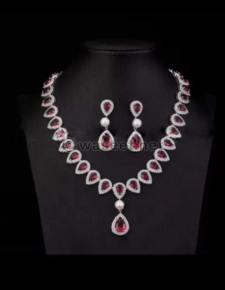 For sale a set of zircon and luxury pearl necklaces 1