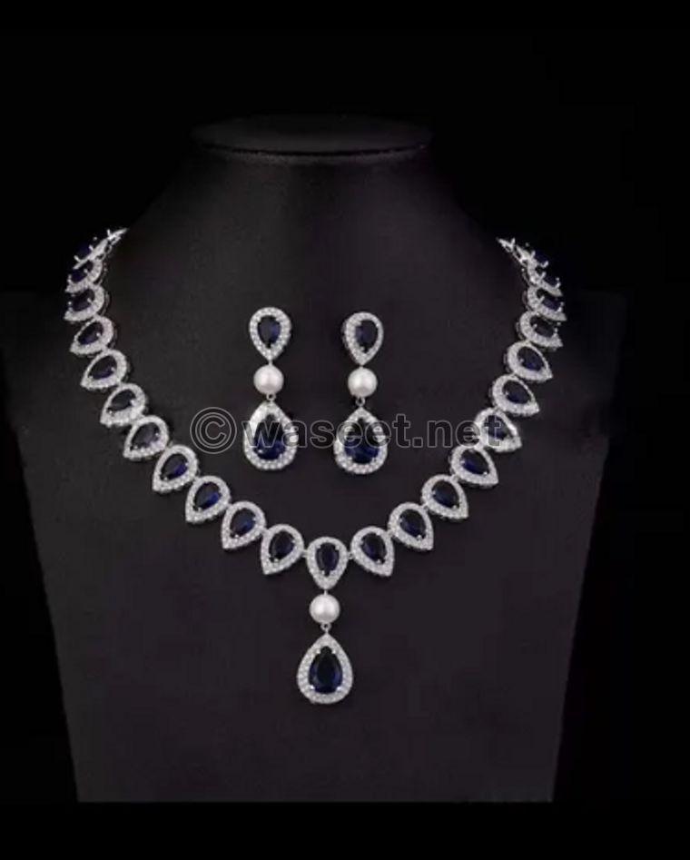 For sale a set of zircon and luxury pearl necklaces 2