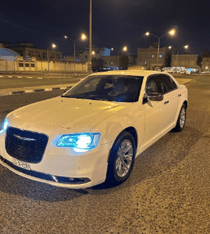 Chrysler 300 model 2019