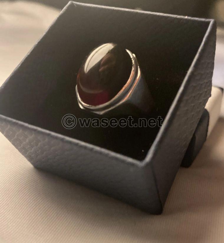 A new Yemeni liver garnet ring 1